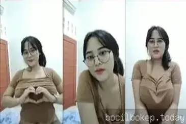 Cewek Chubby Tetek Gede Pamer Tubuh Nakal